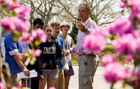Image: Weekly seminars are held on Fridays at 4:00 pm in the biology department, featuring a range of speakers and topics in biology. Coffee, tea, and cookies are offered before each talk.